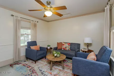 Living - 426 W Wayne St, Maumee, OH 43537 photo 5 of 7