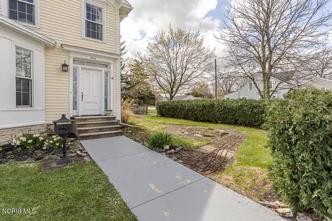 Exterior - 426 W Wayne St, Maumee, OH 43537 photo 4 of 10