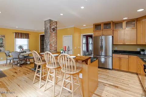 Kitchen - 426 W Wayne St, Maumee, OH 43537 photo 5 of 9