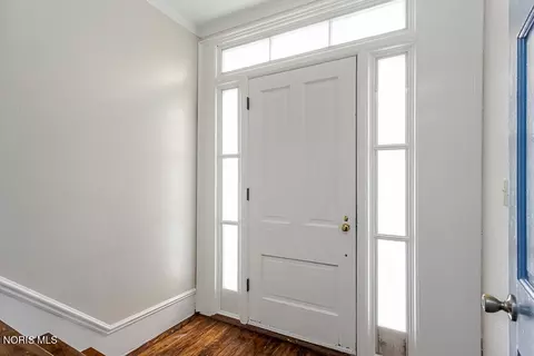 Entry Way - 426 W Wayne St, Maumee, OH 43537 photo 1 of 2