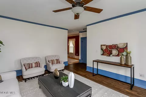 Living - 426 W Wayne St, Maumee, OH 43537 photo 3 of 7