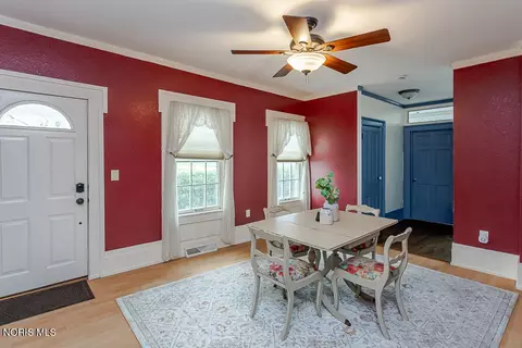 Dining - 426 W Wayne St, Maumee, OH 43537 photo 3 of 8