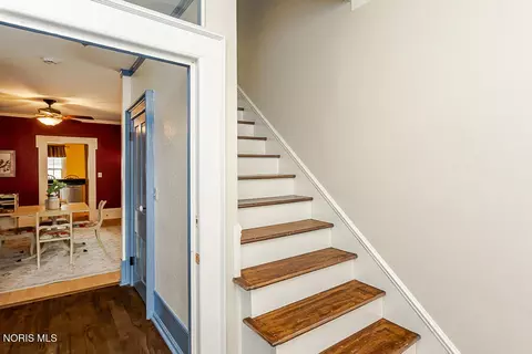 Entry Way - 426 W Wayne St, Maumee, OH 43537 photo 2 of 2