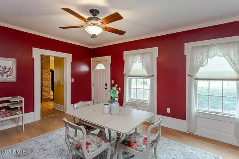 Dining - 426 W Wayne St, Maumee, OH 43537 photo 4 of 8