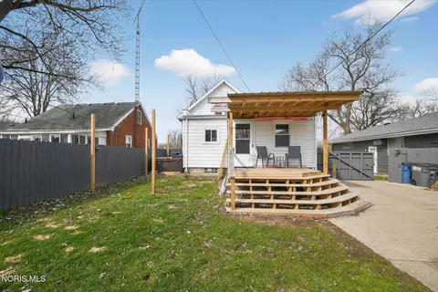 Exterior - 635 Wright Ave, Toledo, OH 43609 photo 5 of 9