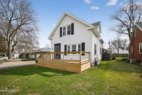 Exterior - 635 Wright Ave, Toledo, OH 43609 photo 2 of 9