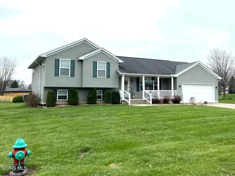 Exterior - 575 Sunset Dr, Upper Sandusky, OH 43351 photo 2 of 8