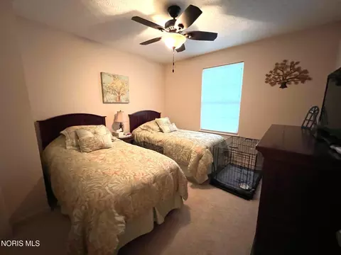 Bedroom - 575 Sunset Dr, Upper Sandusky, OH 43351 photo 4 of 4