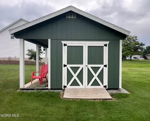 Exterior - 575 Sunset Dr, Upper Sandusky, OH 43351 photo 4 of 8