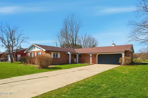 400 Chase Rd, Findlay, OH 45840