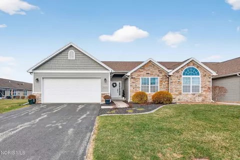8424 Birchwood Ln, Northwood, OH 43619