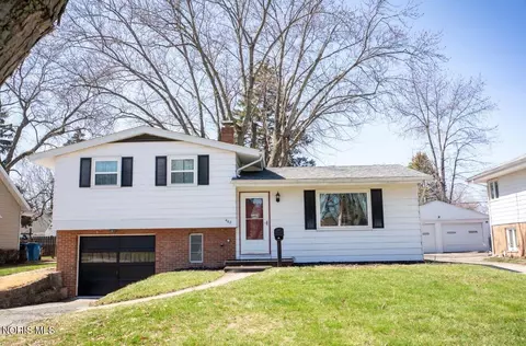 462 S Goodyear St, Oregon, OH 43616