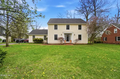 81 Back Bay Rd, Bowling Green, OH 43402