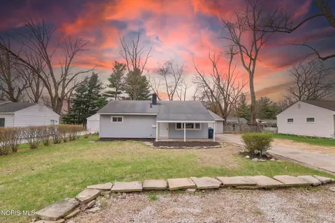 5747 Dellbrook Dr, Sylvania, OH 43560