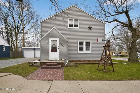 613 W Jackson St, West Unity, OH 43570