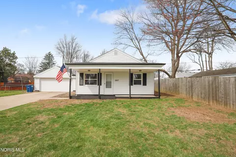 5617 Harvest Ln, Toledo, OH 43623