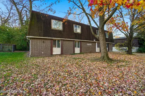 1601 Brooke Park Dr, Toledo, OH 43612