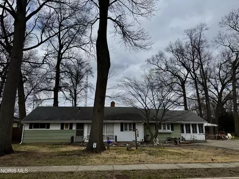 7010 Dunn Dr, Holland, OH 43528