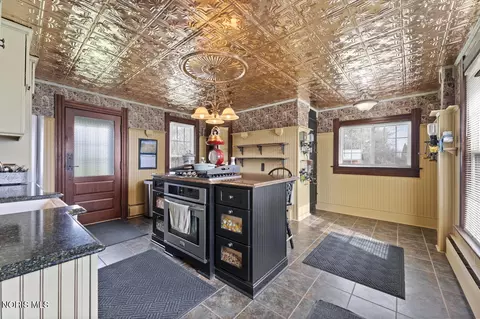 Kitchen - 5668 Ayers Rd, Walbridge, OH 43465 photo 1 of 5