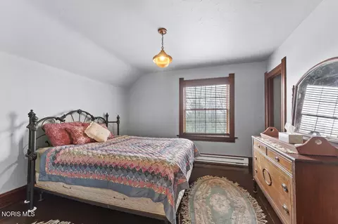 Bedroom - 5668 Ayers Rd, Walbridge, OH 43465 photo 4 of 5