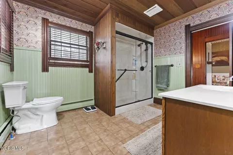 Bath - 5668 Ayers Rd, Walbridge, OH 43465 photo 1 of 5