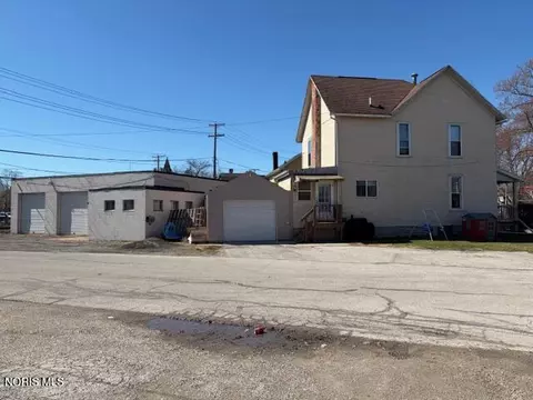 376 E Perry St, Tiffin, OH 44883