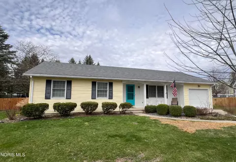 805 Vale Ct, Bowling Green, OH 43402