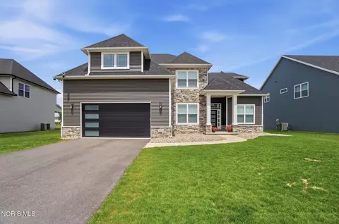 17 Hawthorne Xing, Perrysburg, OH 43551