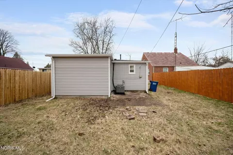 Exterior - 514 Conrad Ave, Toledo, OH 43607 photo 6 of 9