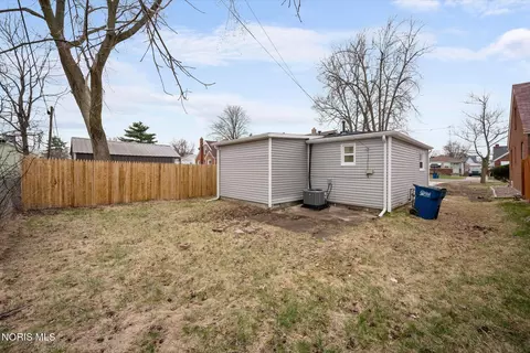 Exterior - 514 Conrad Ave, Toledo, OH 43607 photo 5 of 9