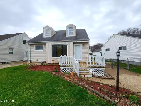3121 Daleford Dr, Toledo, OH 43614