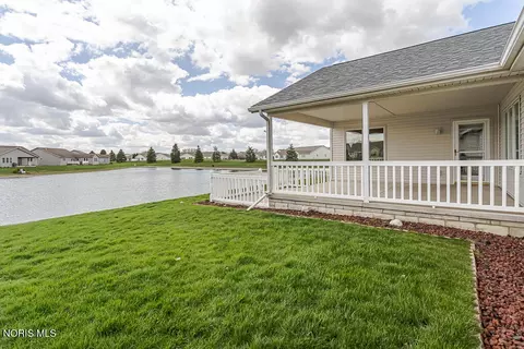 6859 Reflections Dr, Maumee, OH 43537 photo 2
