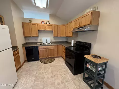 Kitchen - 9019 County Rd 19-50, West Unity, OH 43570 photo 1 of 2