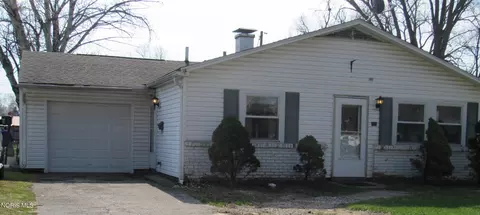 121 Derbyshire Rd, Toledo, OH 43615