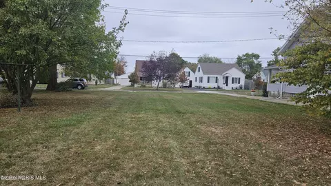306 Clinton St, Maumee, OH 43537