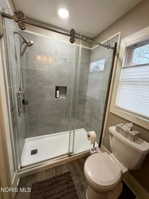 Bath - 111 W Wayne St, Paulding, OH 45879 photo 3 of 4