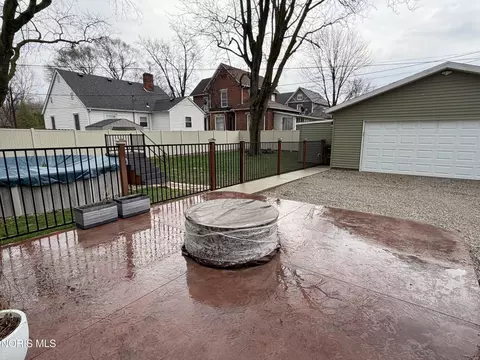 Exterior - 111 W Wayne St, Paulding, OH 45879 photo 6 of 9
