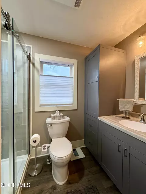 Bath - 111 W Wayne St, Paulding, OH 45879 photo 1 of 4