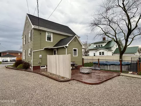 Exterior - 111 W Wayne St, Paulding, OH 45879 photo 5 of 9