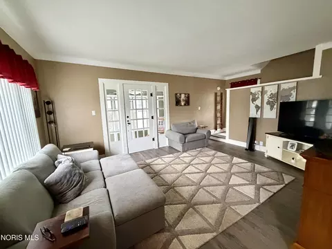 Living - 111 W Wayne St, Paulding, OH 45879 photo 2 of 4