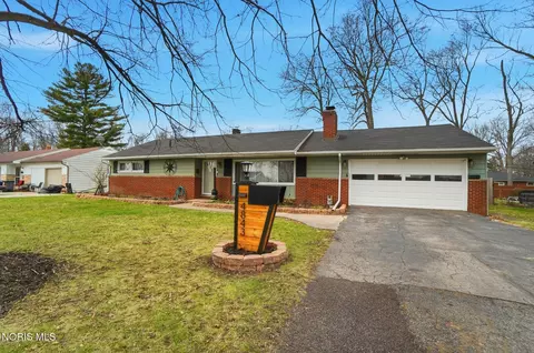 4843 Glen Oaks Dr, Toledo, OH 43613