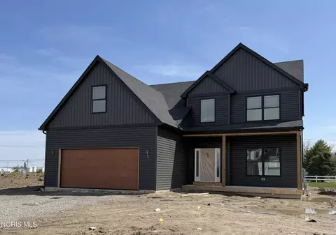 1824 Caleb Ct, Waterville, OH 43566