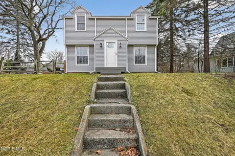 2255 Wildwood Blvd, Toledo, OH 43614