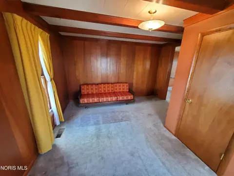Living - 131 N Hazel St, Upper Sandusky, OH 43351 photo 2 of 3