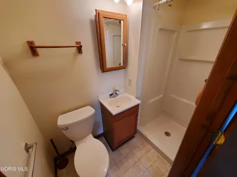 Bath - 131 N Hazel St, Upper Sandusky, OH 43351 photo 1 of 2