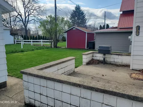 Exterior - 131 N Hazel St, Upper Sandusky, OH 43351 photo 4 of 6