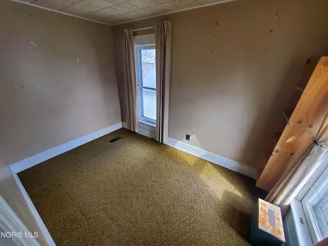 Bedroom - 131 N Hazel St, Upper Sandusky, OH 43351 photo 1 of 5