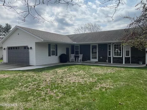 207 Stauffer Dr, Edgerton, OH 43517
