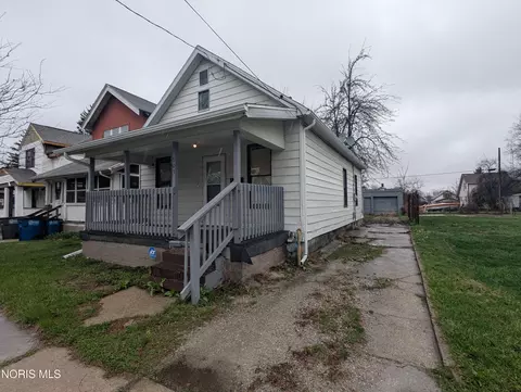 703 Ashwood Ave, Toledo, OH 43608