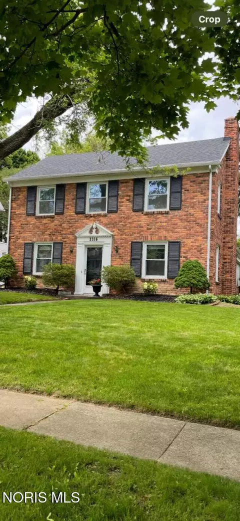 3316 Grimsby Pl, Ottawa Hills, OH 43606